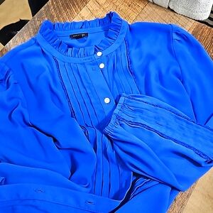 24. ANN TAYLOR-Flowy Blouse